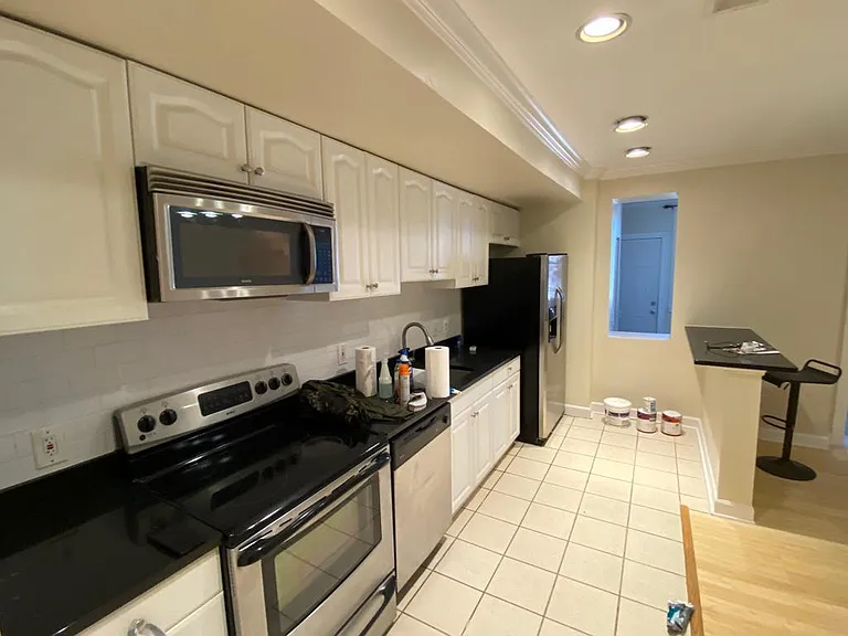 1242 Queen St NE #4 — Photo 25