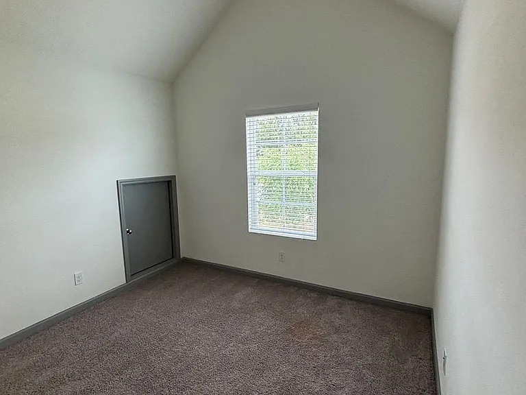 703 Buddy Ct — Photo 9