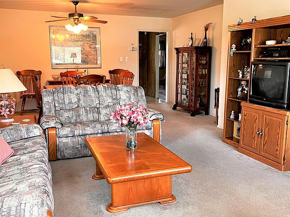 2nd image of 25 Castle Harbor Dr