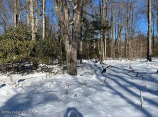 34 Tanglewood Dr, Pocono Pines, PA