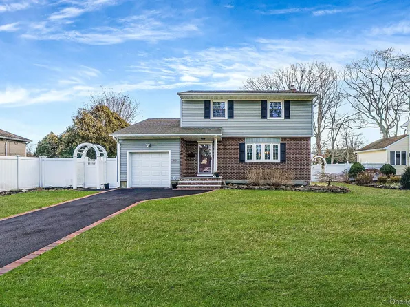 263 Keswick Drive, East Islip, NY 11730