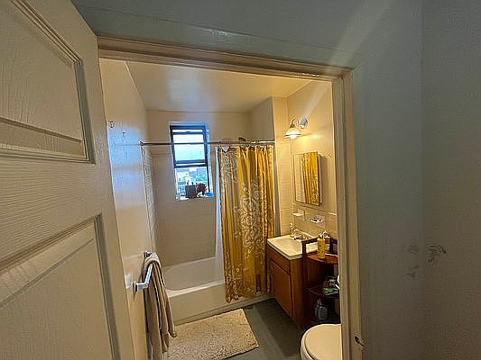 4th image of 1310 Sheridan Ave APT 5F