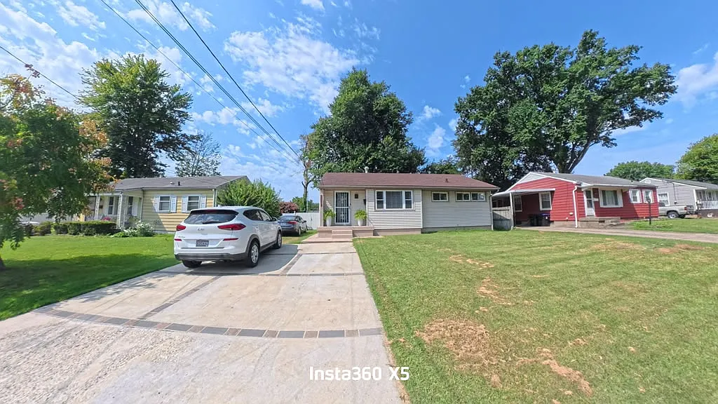 3 bed, 977 sqft, $1,700 — Photo 1