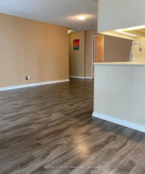736 Bay St #1410 — Photo 4