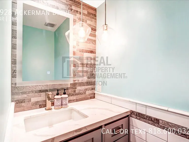 3928 Ackerman Dr — Photo 20