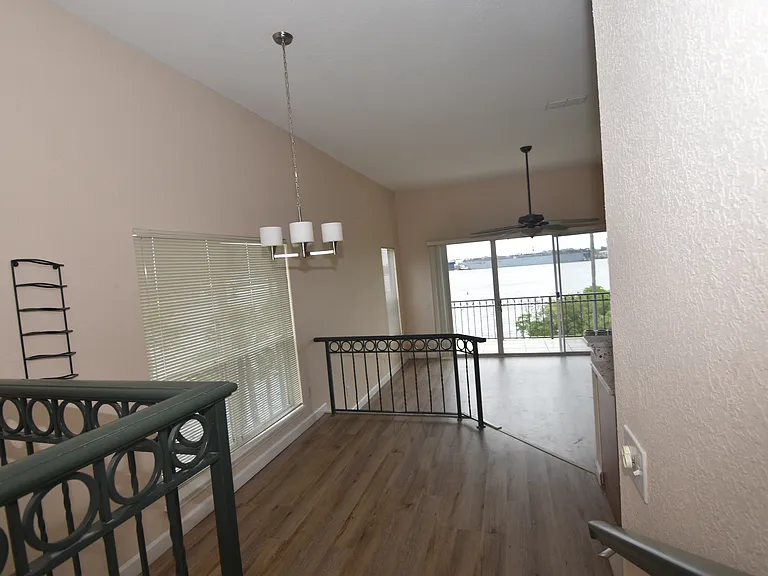 702 Coral Reef Dr — Photo 10