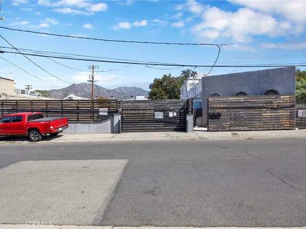10446 Scoville Ave, Sunland, CA 91040