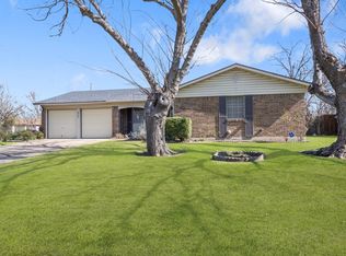 6301 Regal Rd, Forest Hill, TX 76119