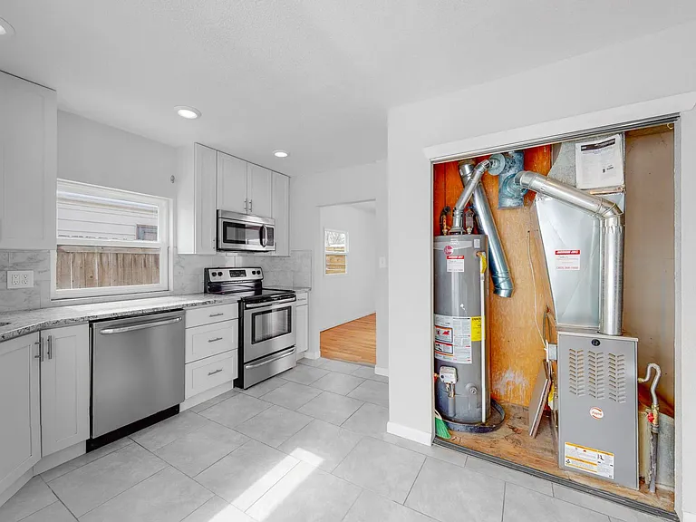 1770 Willow St — Photo 7
