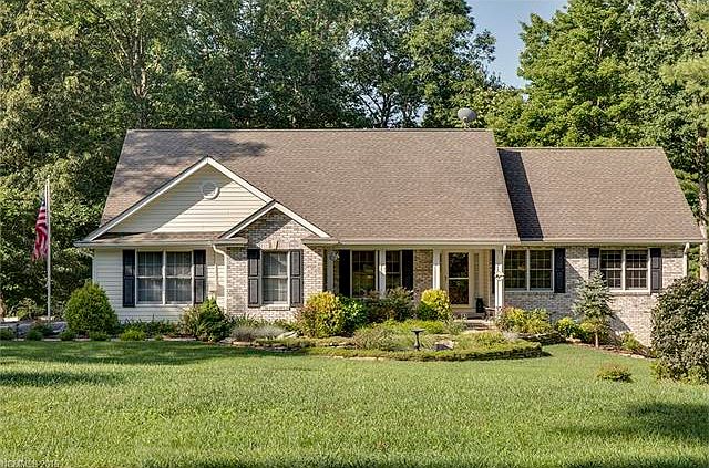 1st image of 103 Arrowood Ln