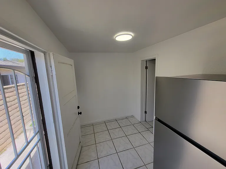 N Soldano Ave — Photo 13