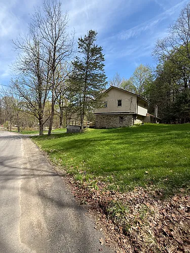 195 Port Ben Rd Photo 1