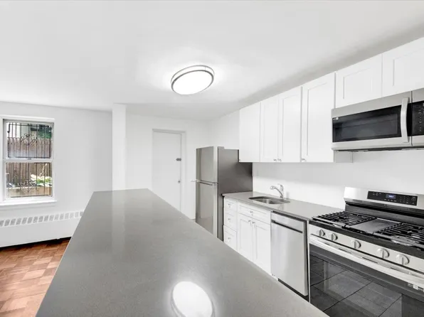 2630 Kingsbridge Terrace image 6 of 27