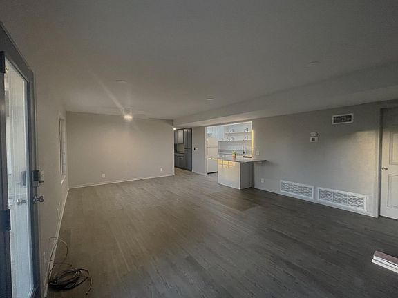 Large Living Space - total Unit is 1003 sqft