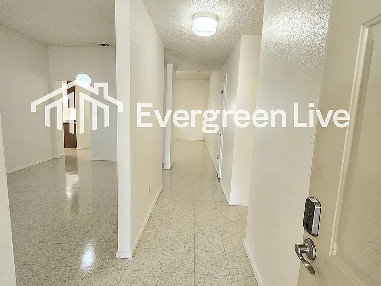 2241 Zuni Ct — Photo 3