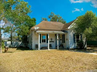 103 E Fannin St, Beeville, TX 78102