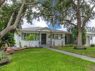 1376 Pine St, Clearwater, FL 33756