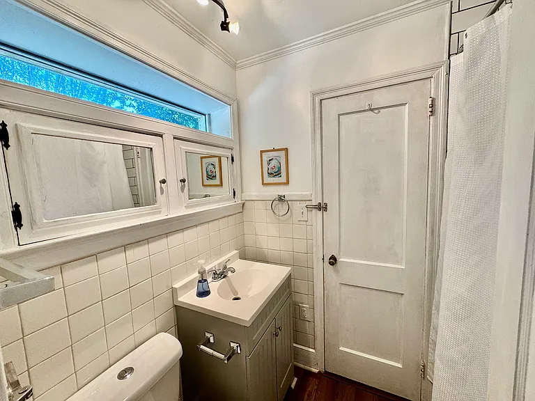 2826 Lincoln St — Photo 17