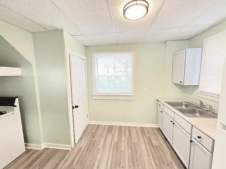 2324 Upton Ave — Photo 10