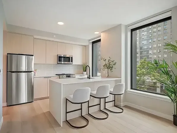 153-10 88th Avenue image 4 of 33