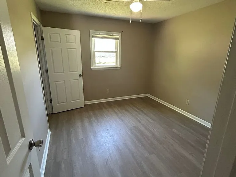 4274 Smokey Creek Rd — Photo 2