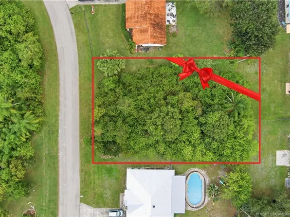 2762 SE Worrell Ave, Port Saint Lucie, FL 34952