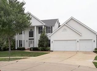 809 Castle Forest Ct, Ballwin, MO 63021