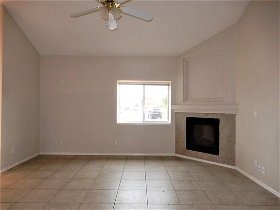 3rd image of 3108 Tierra Paola Ln