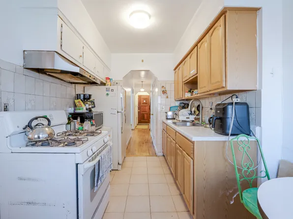 3617 Laconia Avenue image 13 of 46