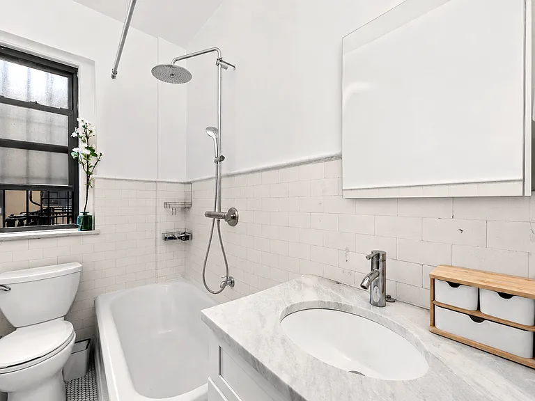 305 8th Ave #C3 — Photo 6