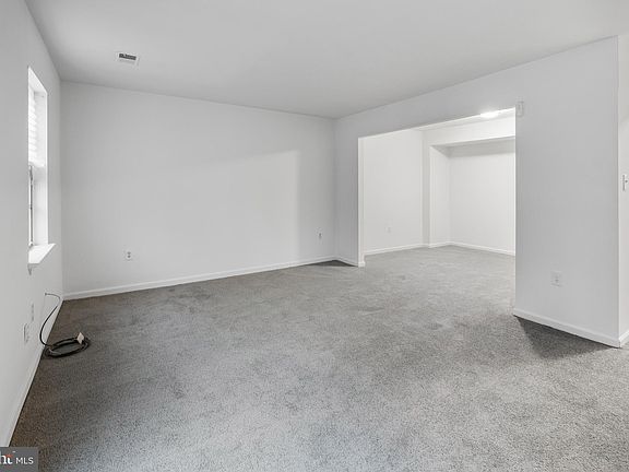 4th image of 1107 Thomas Jefferson Pl