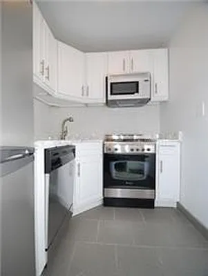 Rented by Buchbinder & Warren | media 11