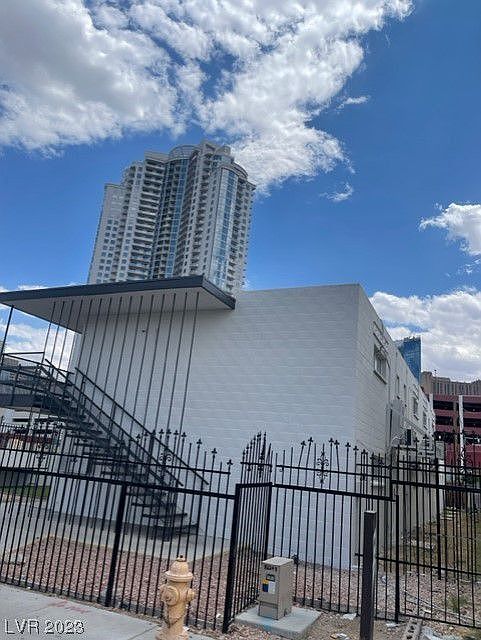 1st image of 239 W Cleveland Ave #7