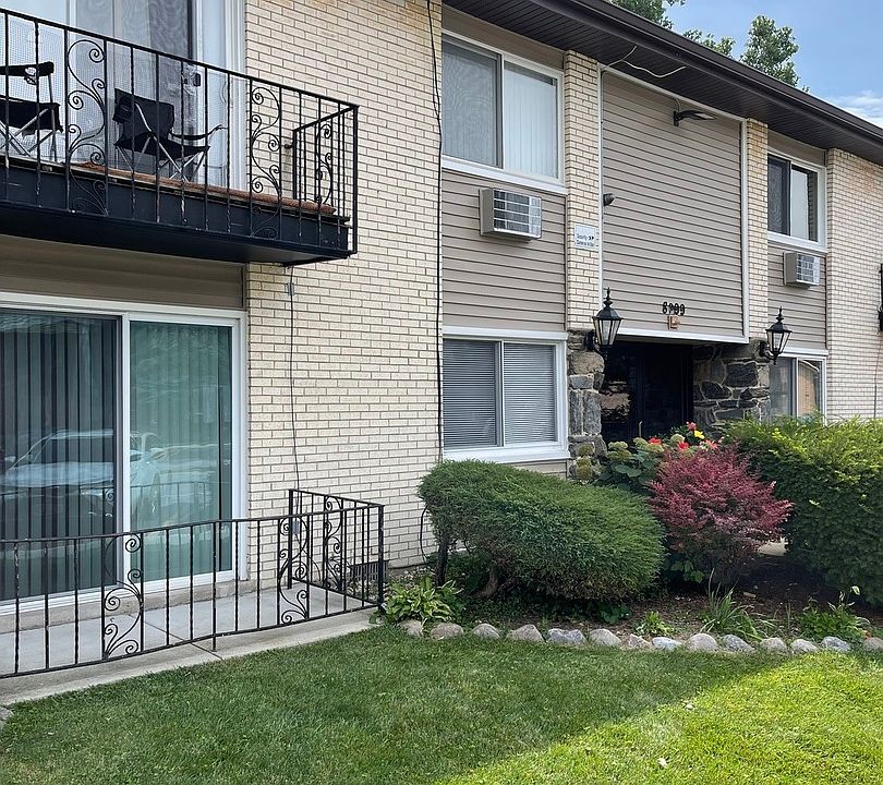 2nd image of 8999 Kennedy Dr #108H