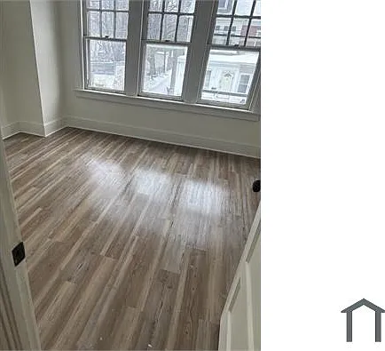 115 E 21st St — Photo 15