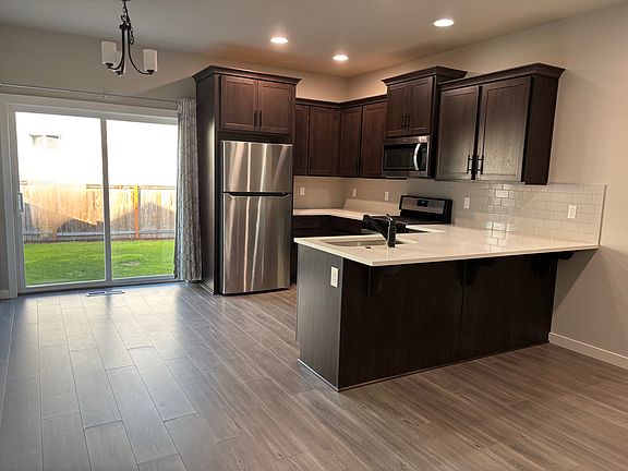 Kitchen/Dining Area