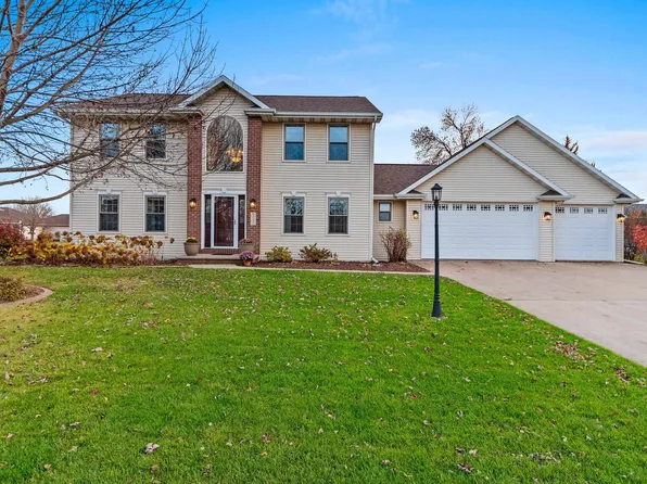 W5945 Blue Bonnet Dr, Appleton, WI 54915