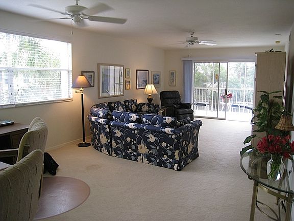 Living Room & View of Lanai