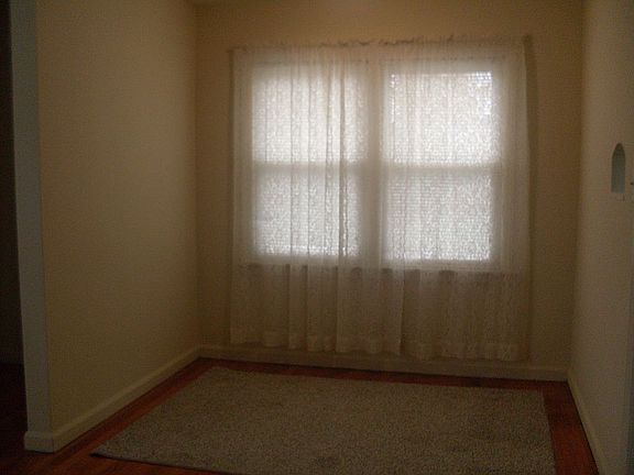 3rd image of 1610 Carolina St