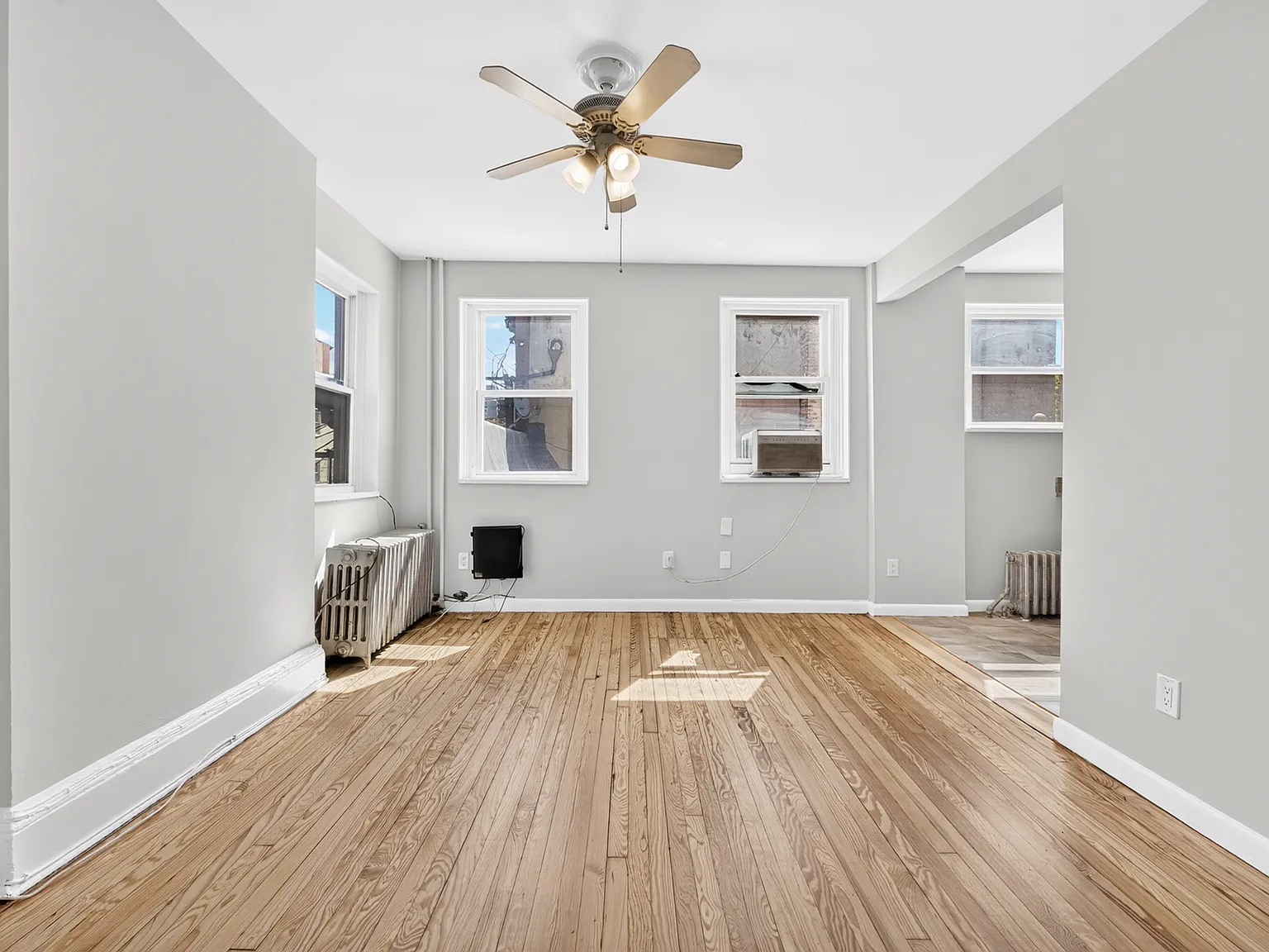 1 bed, 450 sqft, $2,350 — Photo 2