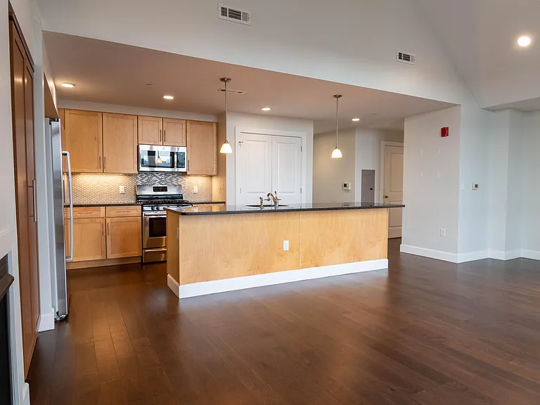 1501 Commonwealth Ave #3 — Photo 3