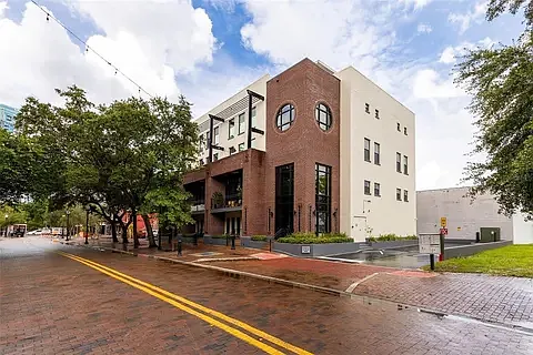 Building Photo - N Franklin St