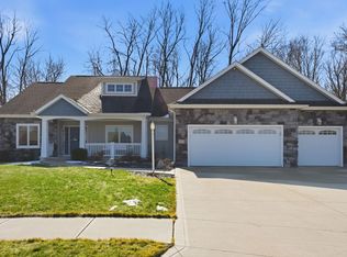 127 N Wildthorne Ct, Columbia City, IN 46725