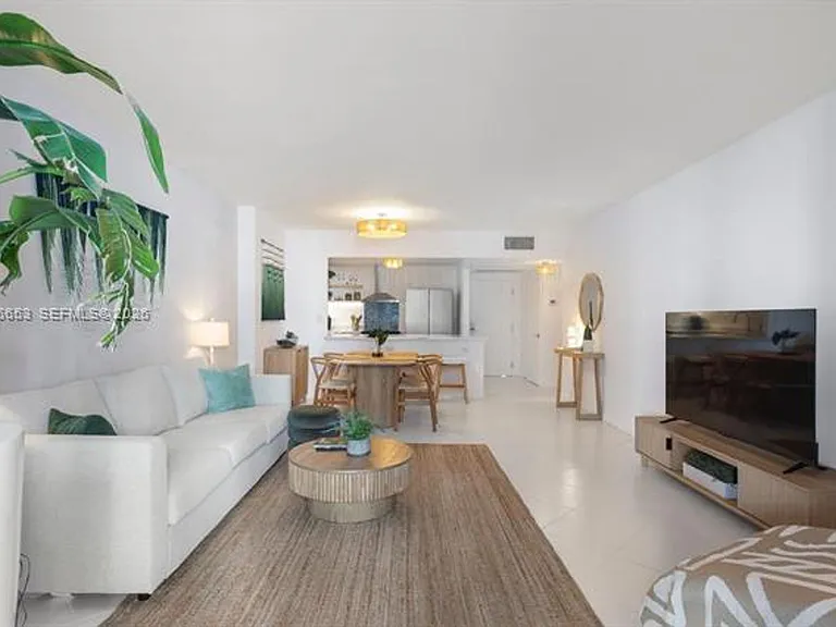 2301 Collins Ave #519 — Photo 36
