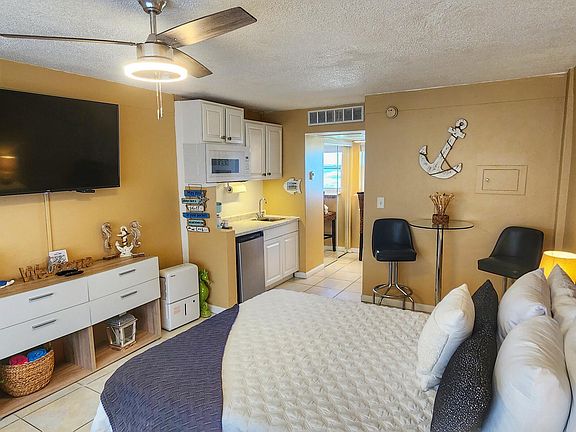 4th image of 219 S Atlantic Ave #205