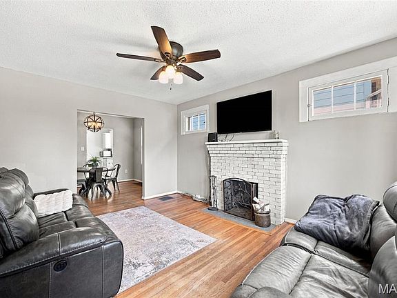 5th image of 8748 Pine Ave