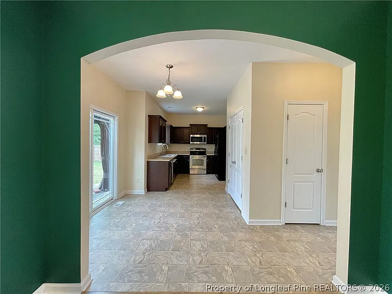 675 Omaha Dr — Photo 15