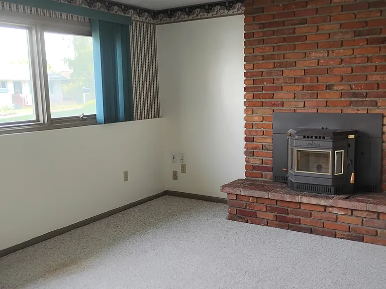 1621 Stuart St — Photo 23