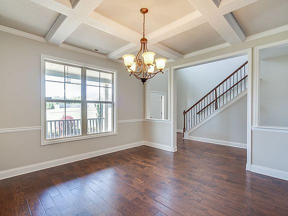 5th image of 730 Becky Ct