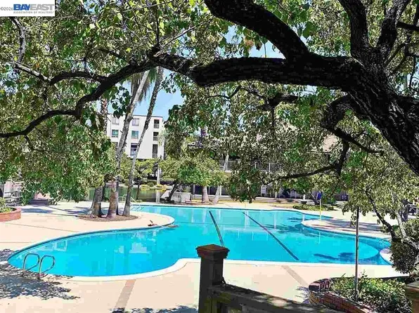 430 N Civic Dr APT 208, Walnut Creek, CA 94596